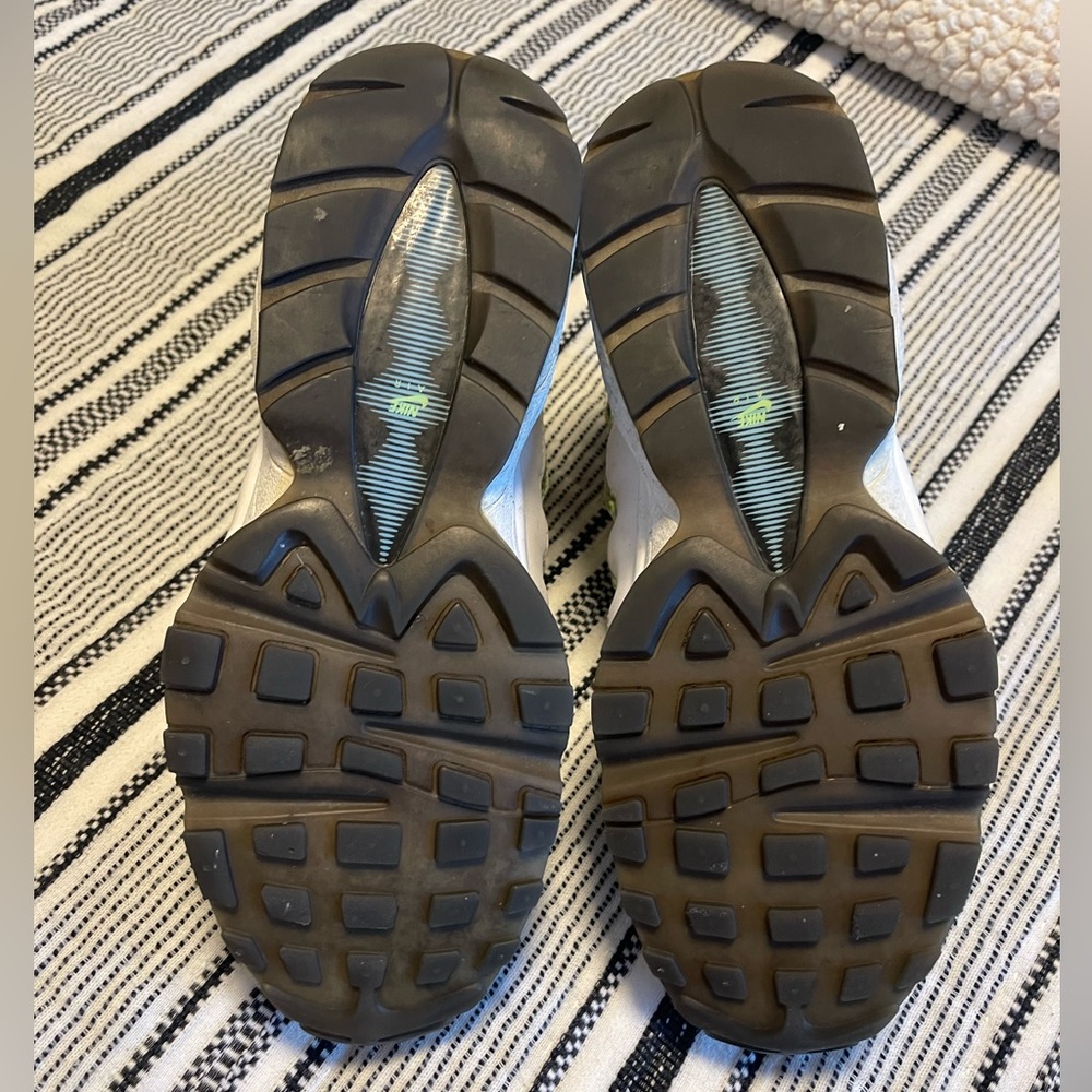 Nike Air Max Sneakers - Picture 5 of 6
